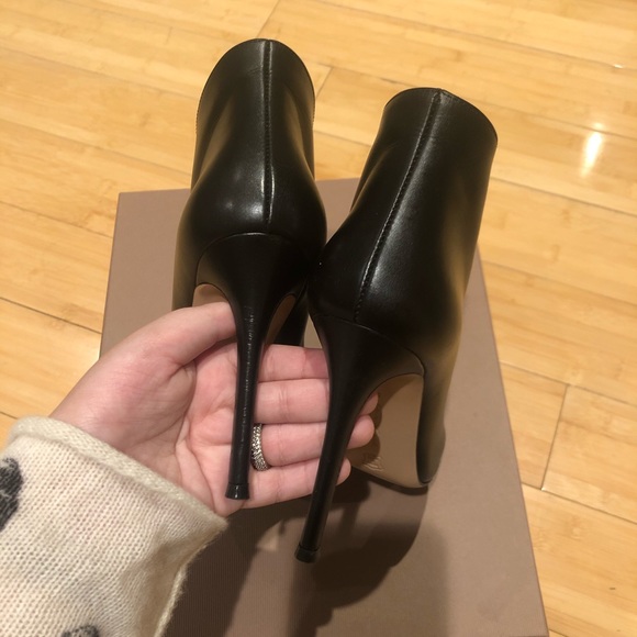 Gianvito Rossi “Vamp” Black Leather Bootie - Picture 4 of 6